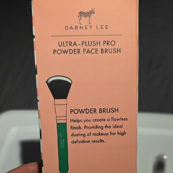 Dabney Lee Green and Gold Makeup Brush Set - Picture 4 of 9